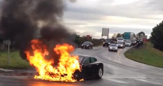 最安全的汽車起火 電動汽車再次面臨安全考問