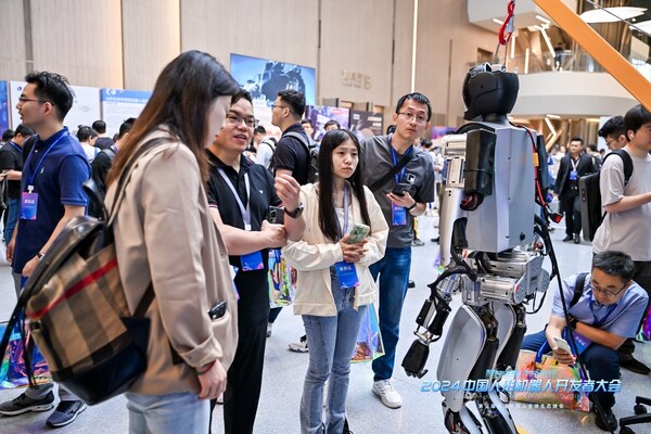 2024中国人形机器人开发者大会 开普勒与业界共话创新与场景探索