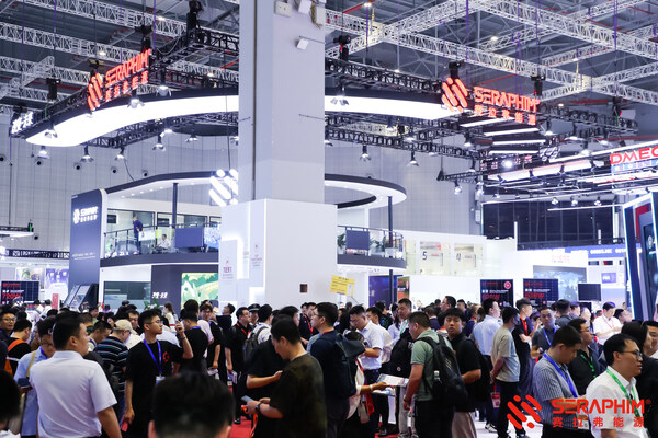 新华丝路：赛拉弗在SNEC光伏大会暨(上海)展览会上推出全场景应用全新光伏组件