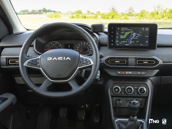 NNG和Dacia为驾驶员提供基于OSM的地图导航服务